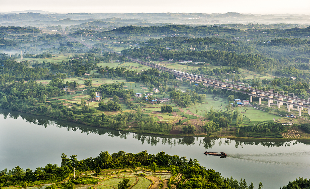 巴蜀大地展新姿