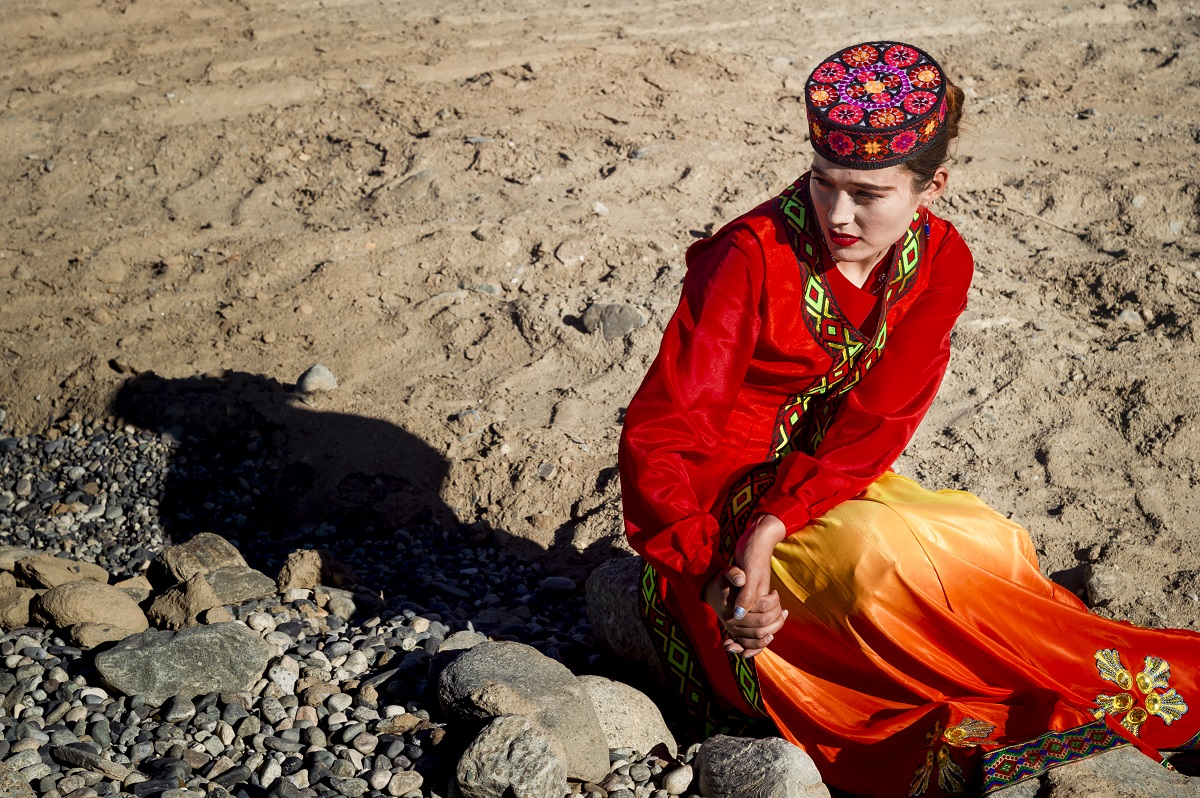 《塔吉克姑娘》