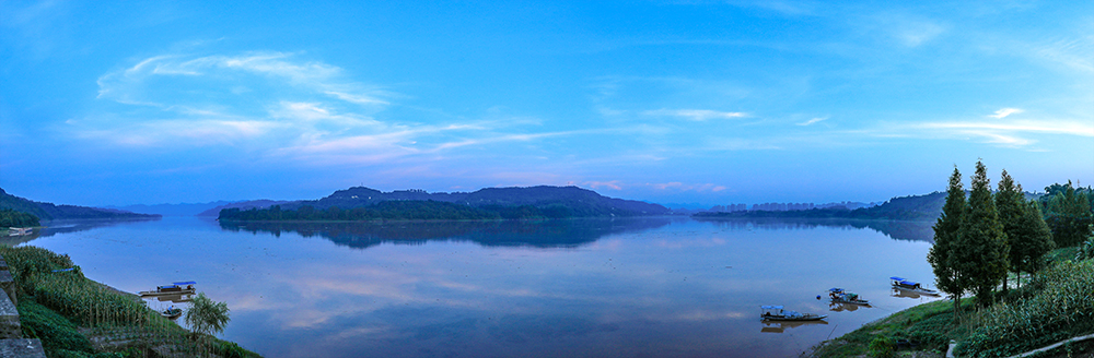 水天一色,好一幅魅