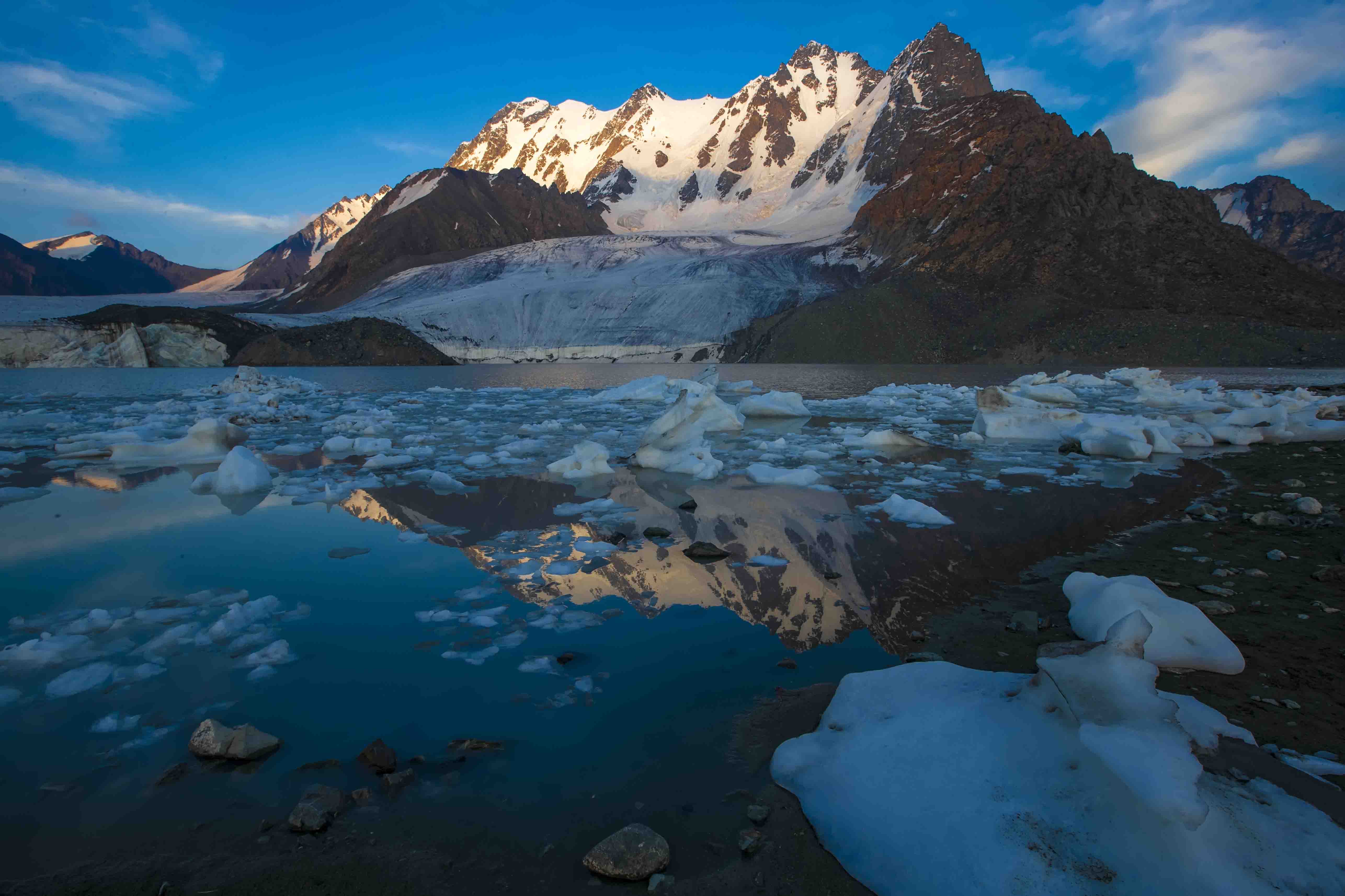 神灵圣山-《大众摄影》俱乐部团体会员——新疆四维视界影像俱乐部(1
