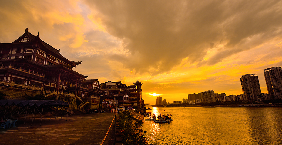 摄于重庆合川三江交汇,2019年8月