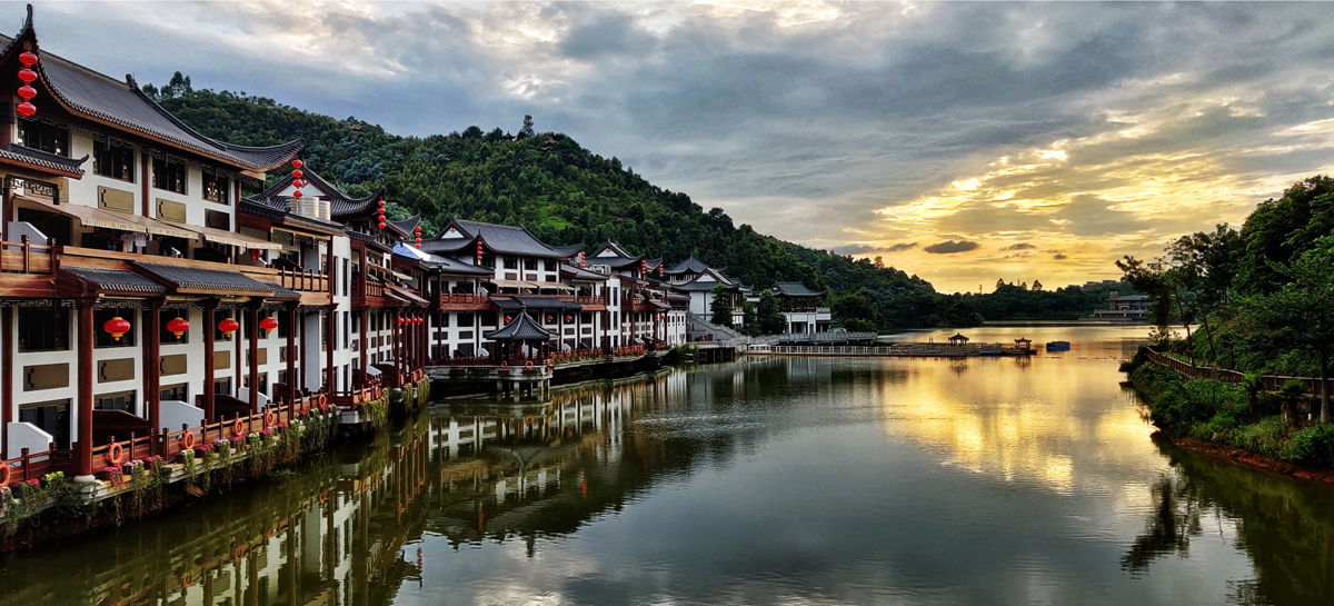 夕阳下的熙和湾