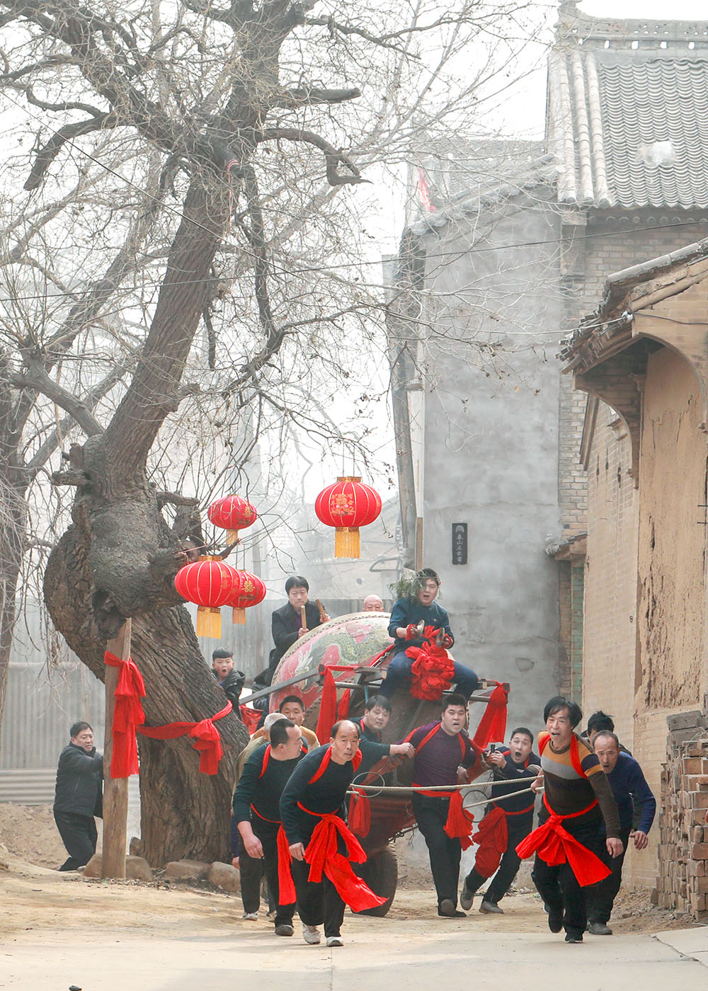 2019年2月18日拍摄于山西省运城市稷山县西里村,人拉鼓车,盛行于明朝