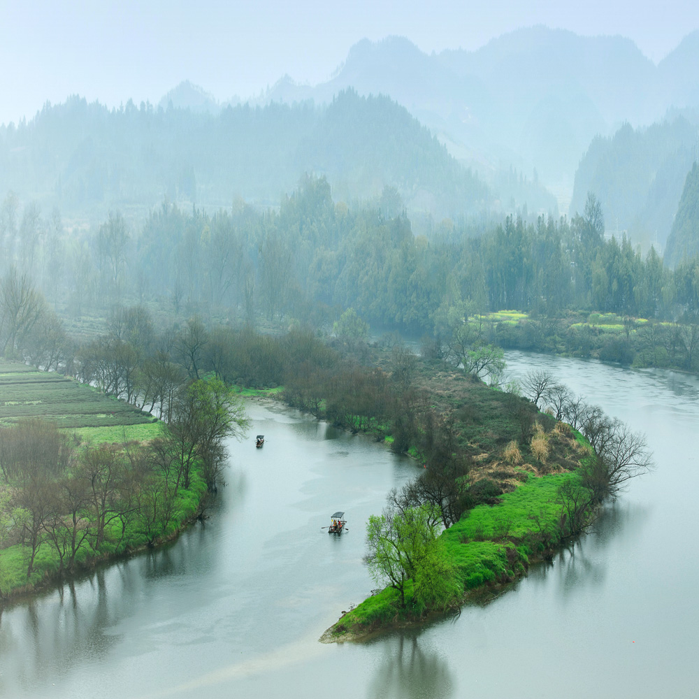 《烟波一槕知何处,春溪流水去无声》