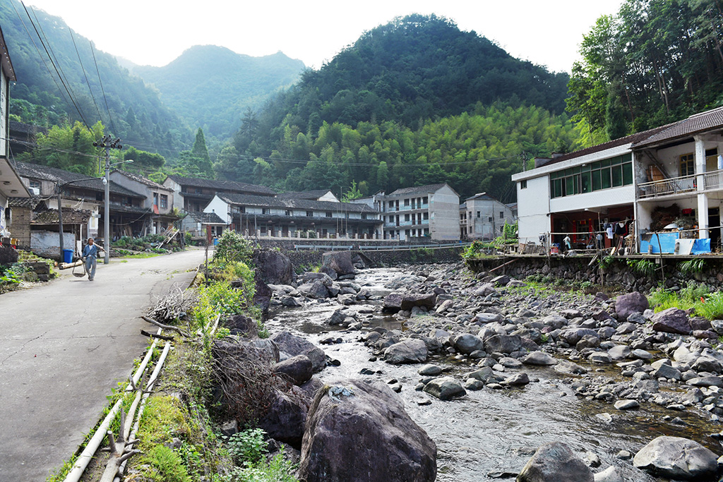 浙江仙居:昔日穷山僻壤 今朝花园新村