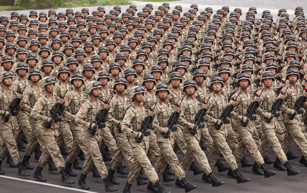 阅兵村里的战士们-2