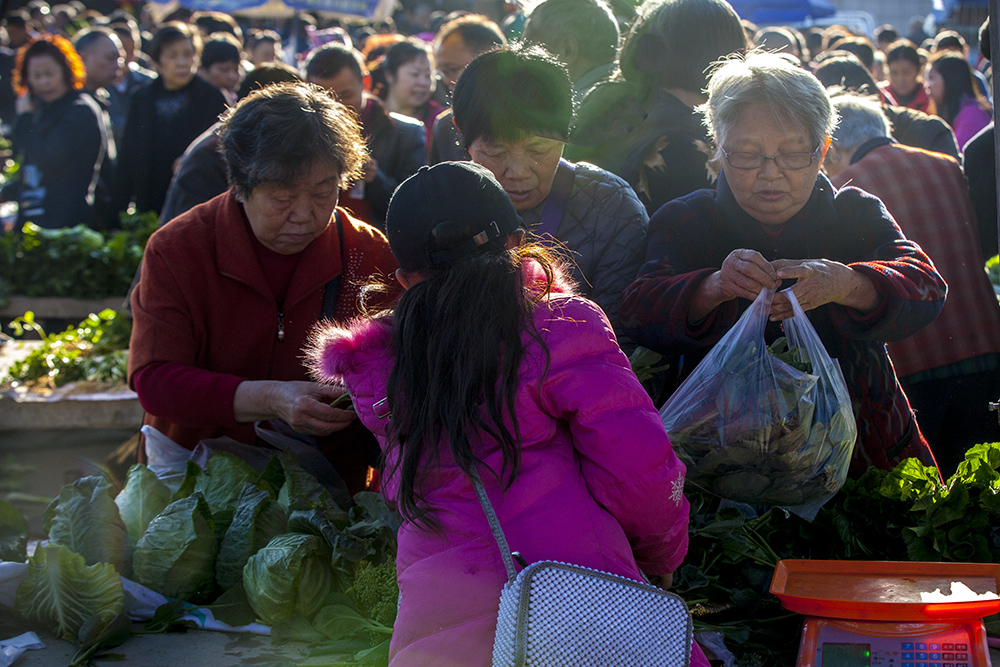 致富路上的卖菜人(组图8幅)-中国第二届扶贫公益摄影大展投稿区-大众