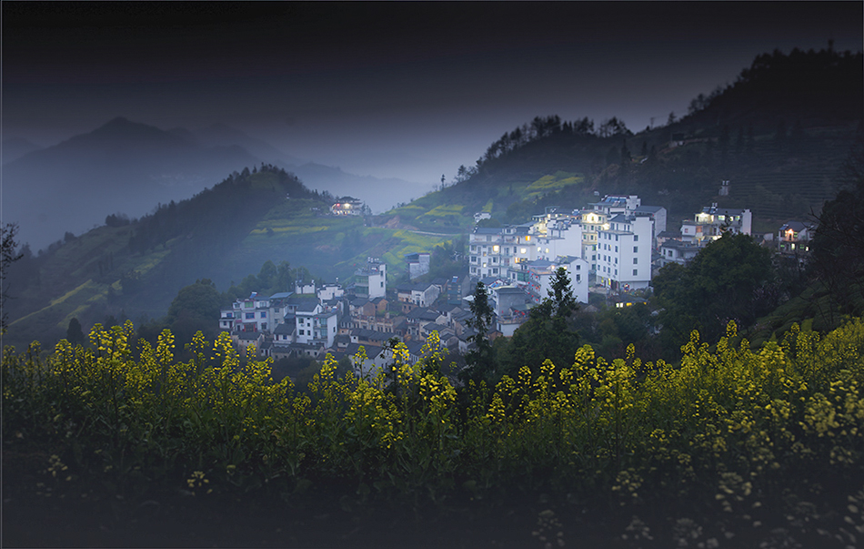 夜幕下的下态村