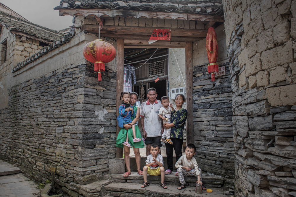 老家寨位于湖南省湘西州凤凰县山江镇.