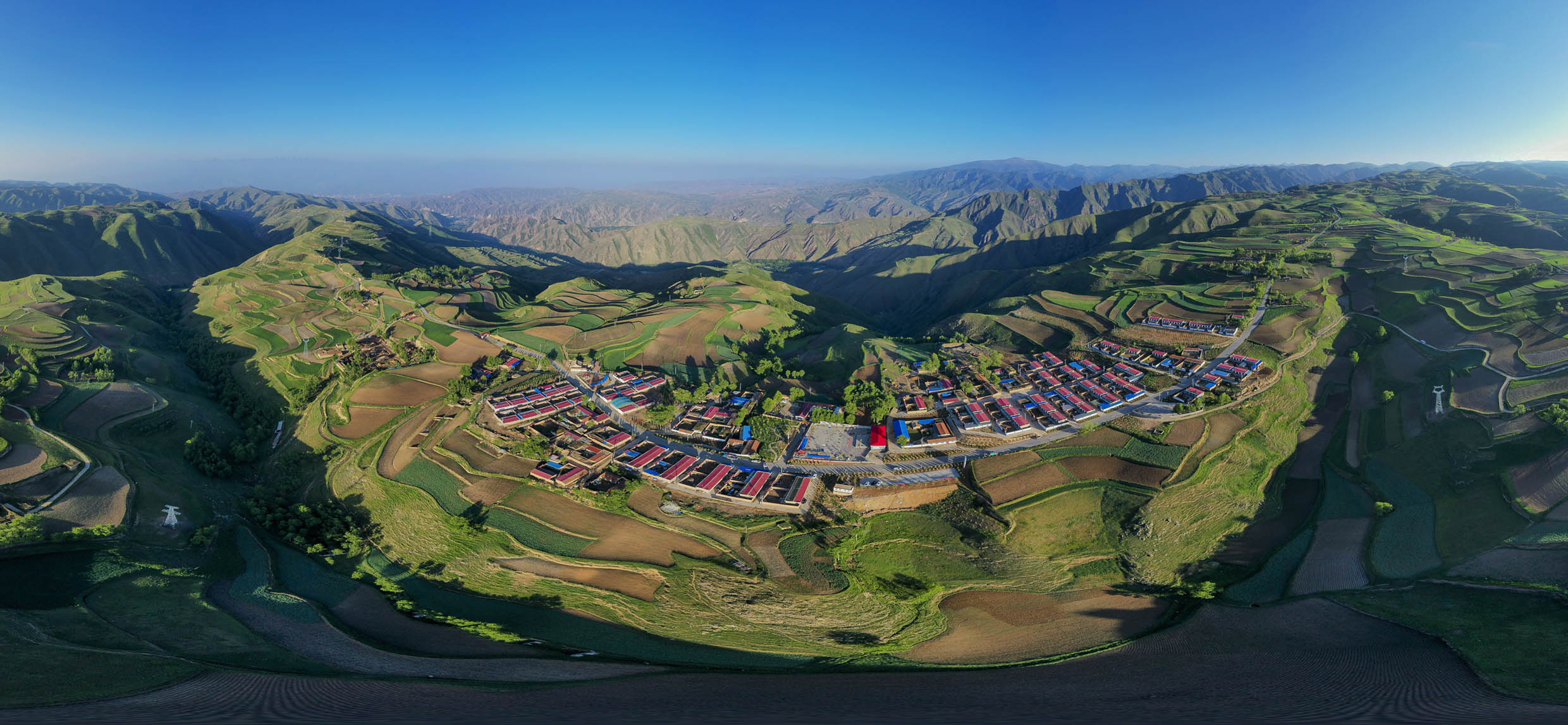 作品拍摄于青海省海东市乐都区寿乐镇仓岭顶