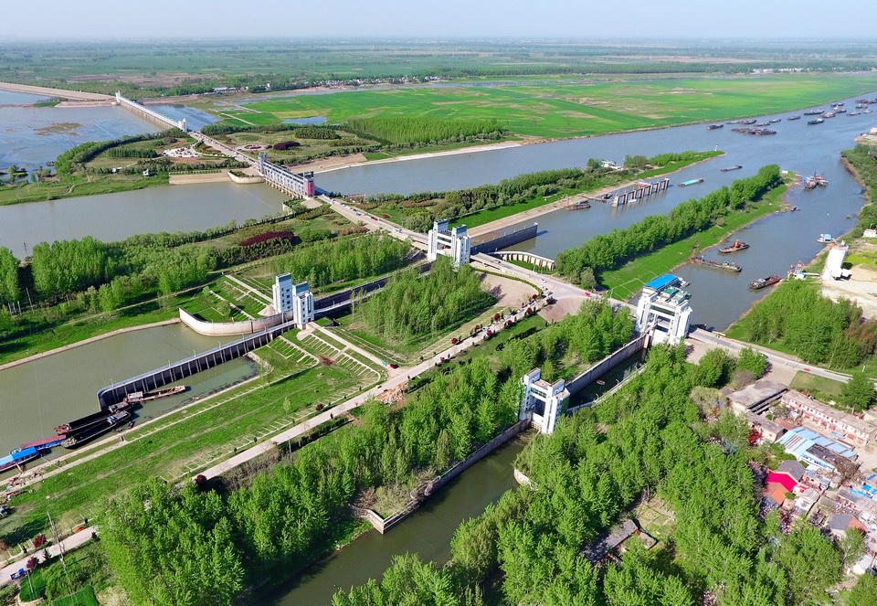 说明:淮岗洪水控制工程位于安徽省霍邱县临淮岗乡,2001年始建, .