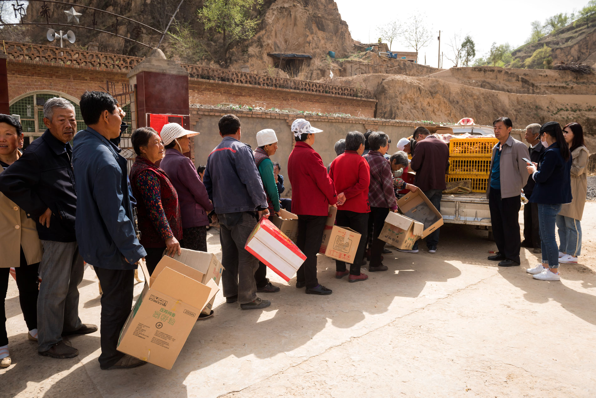 《扶贫帮困到乡村》(组六)