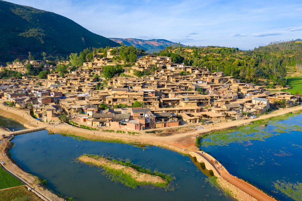 2019年拍摄于云南省泸西县城子村,早晨的小村,宁静的生活.