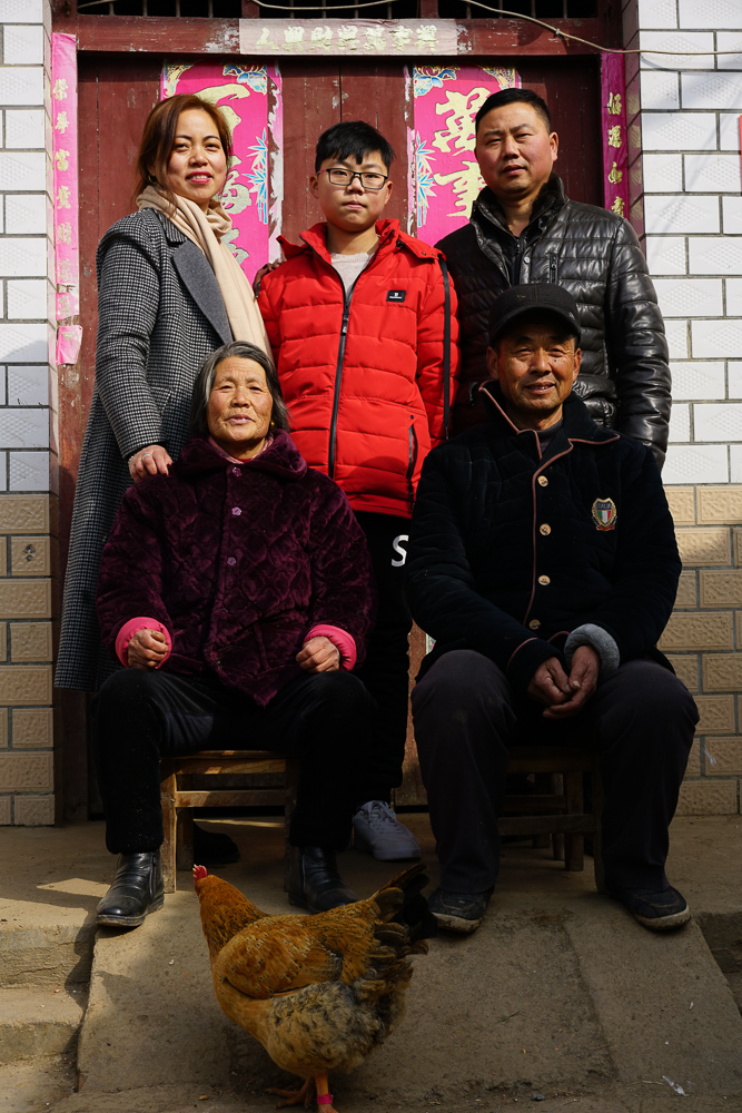 《扶人扶智扶精神 脱贫脱困脱俗气》