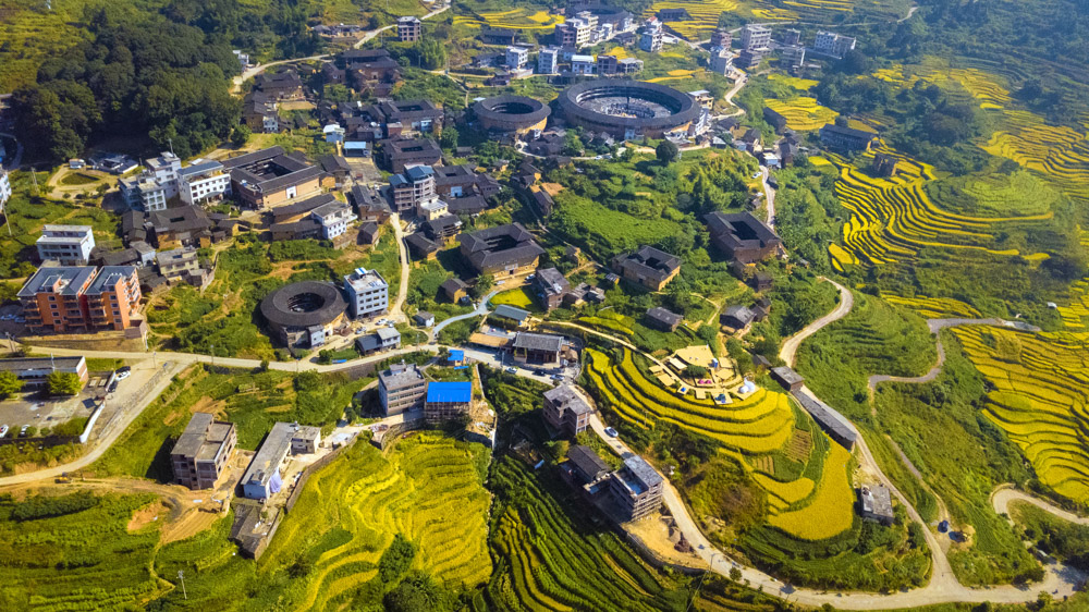 《土楼丰收季》摄于福建永定.