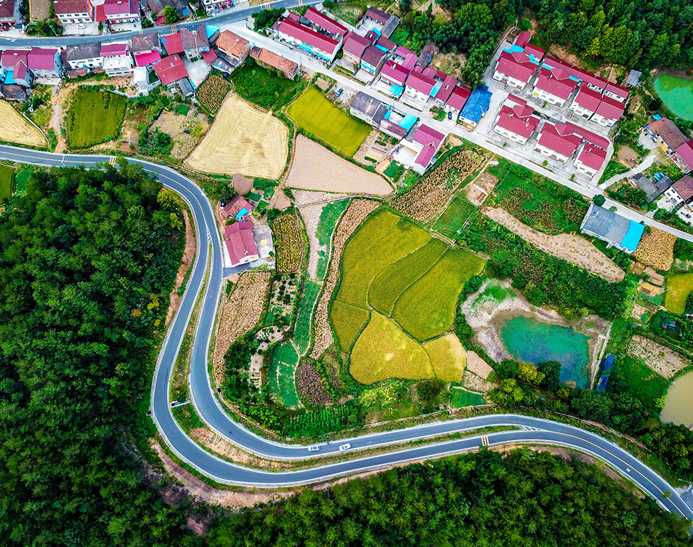 鸟瞰美丽乡村