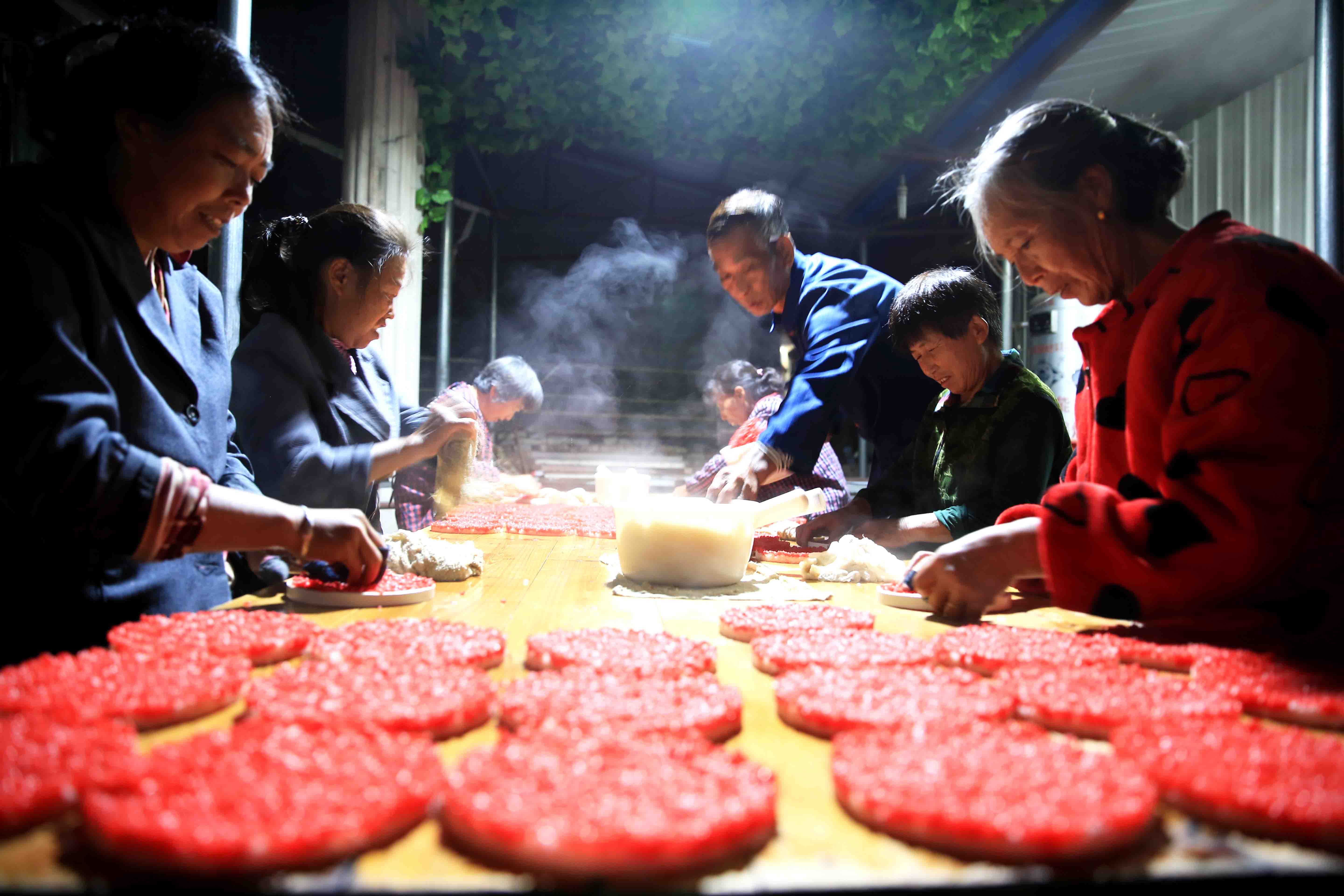 《做米花》说明:2019年9月29日摄于湖南武冈扶冲.