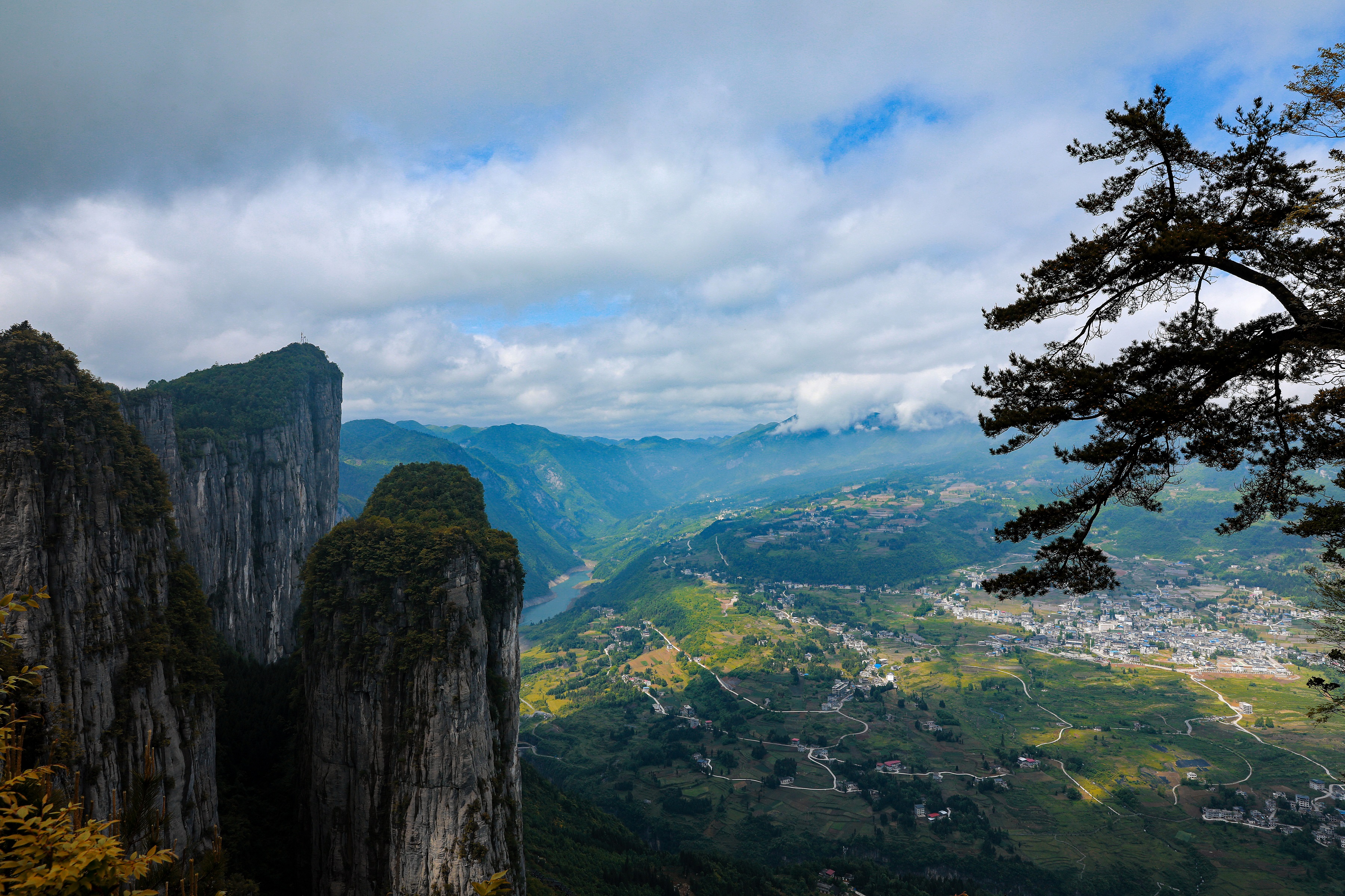 《风光无限好》