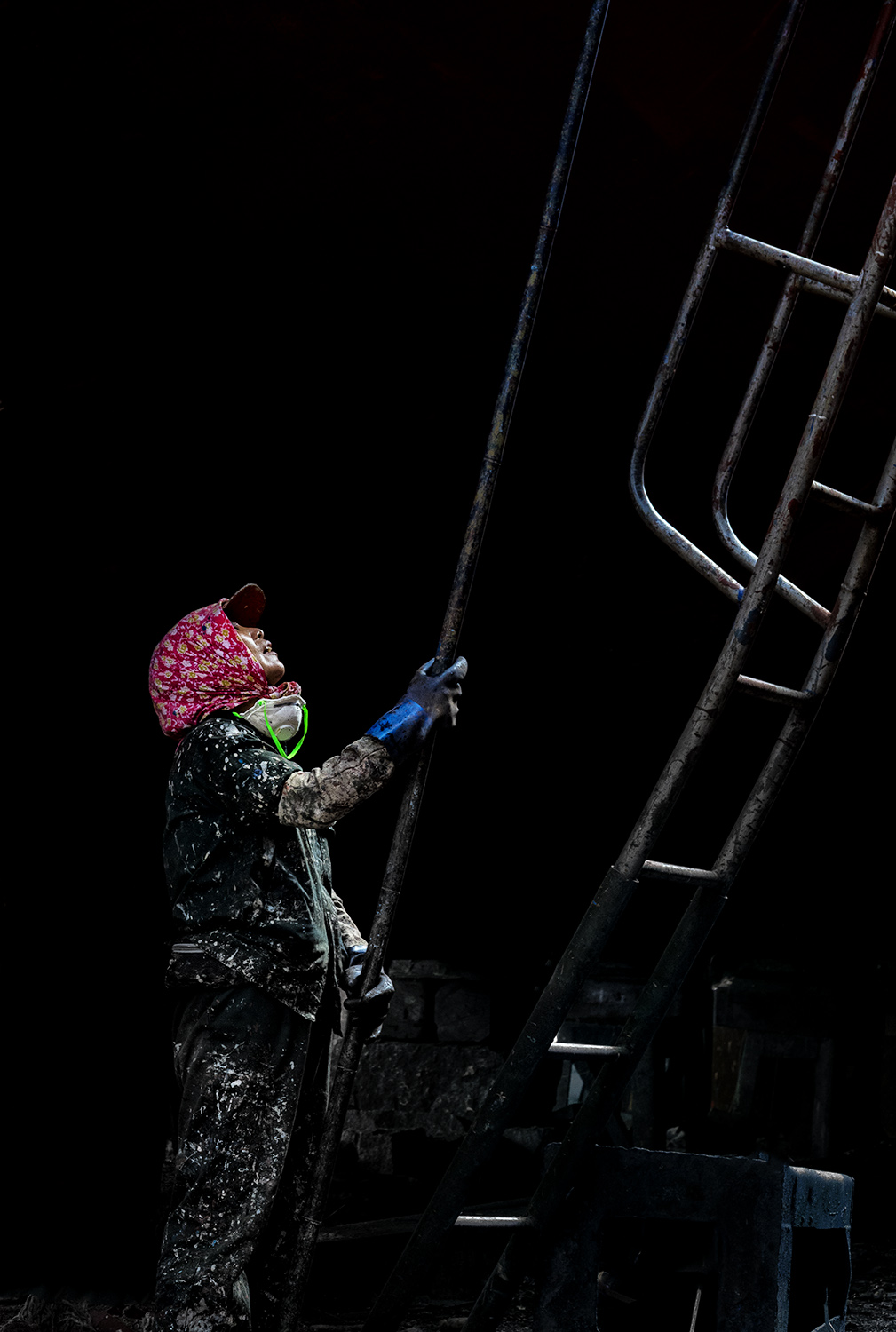 船厂女油漆工(组)