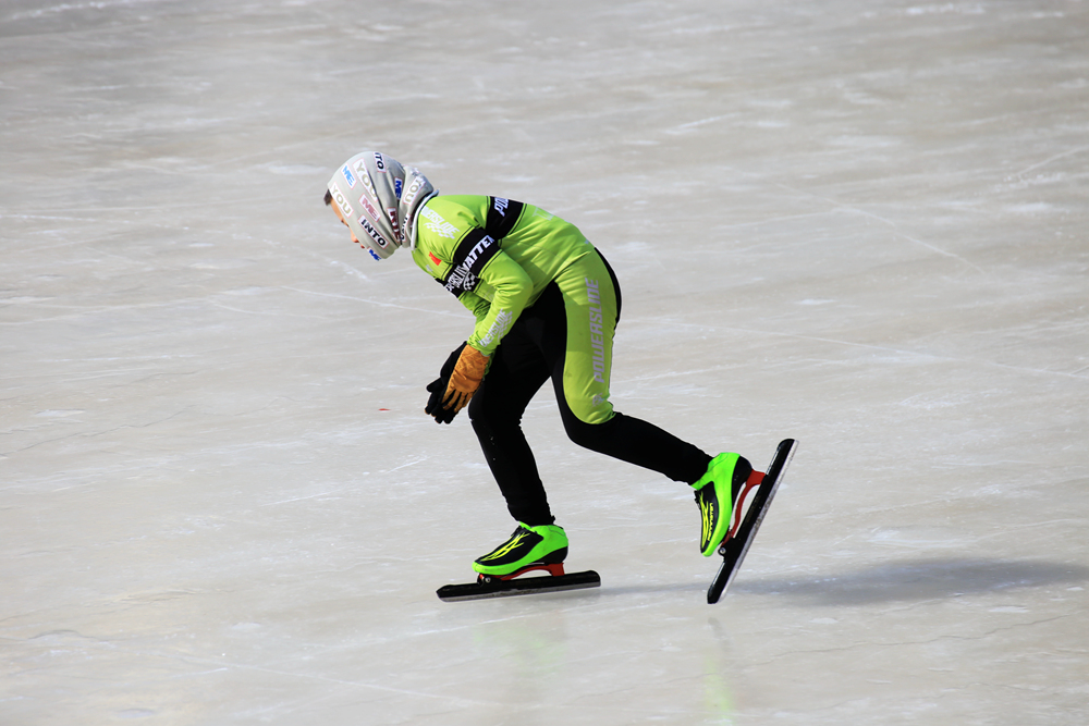 滑冰-"中国冷极61根河"全国摄影大展投稿区-大众摄影网