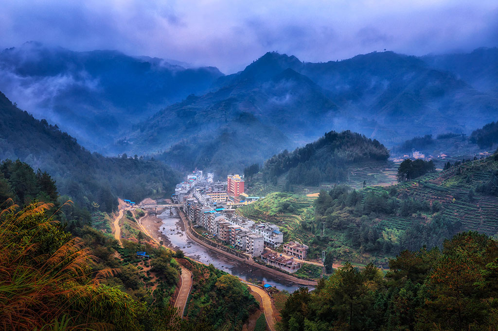 《下党村新貌》 宁德市寿宁县 远眺下党村.jpg