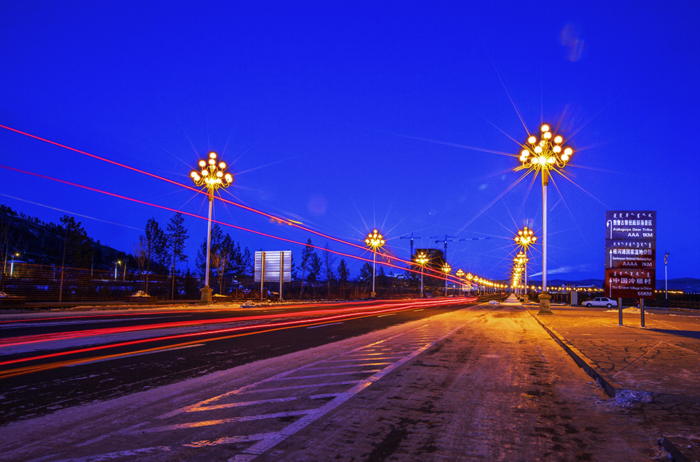 《迎宾路夜景》