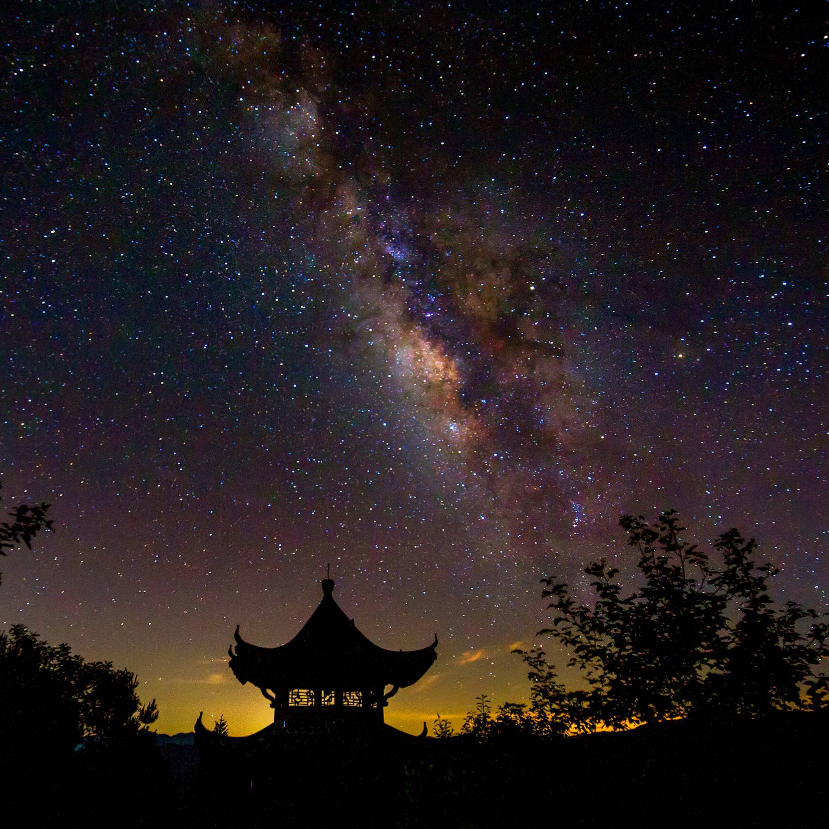 《古亭星空》