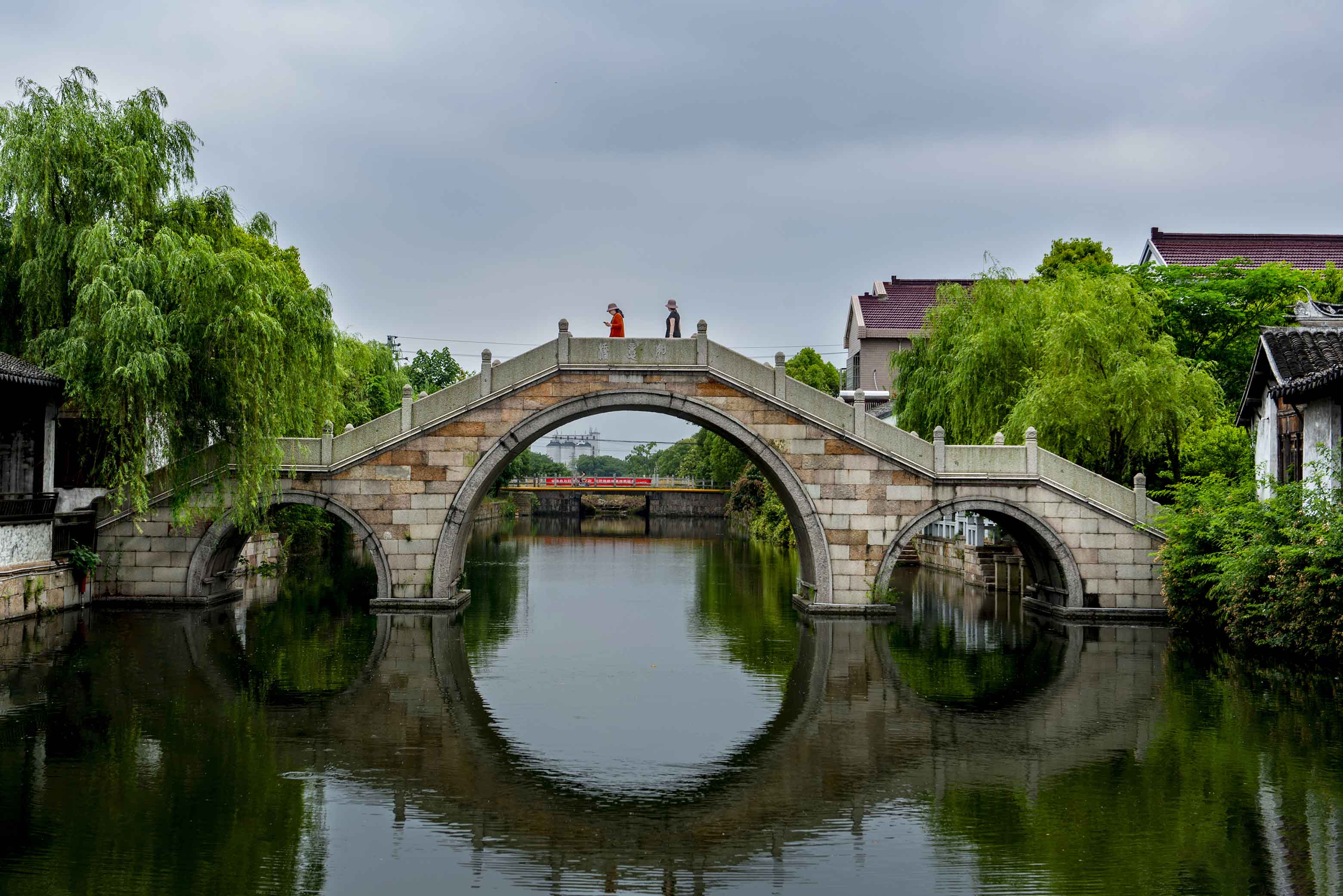 荡口古镇以拱月桥之多而著称.