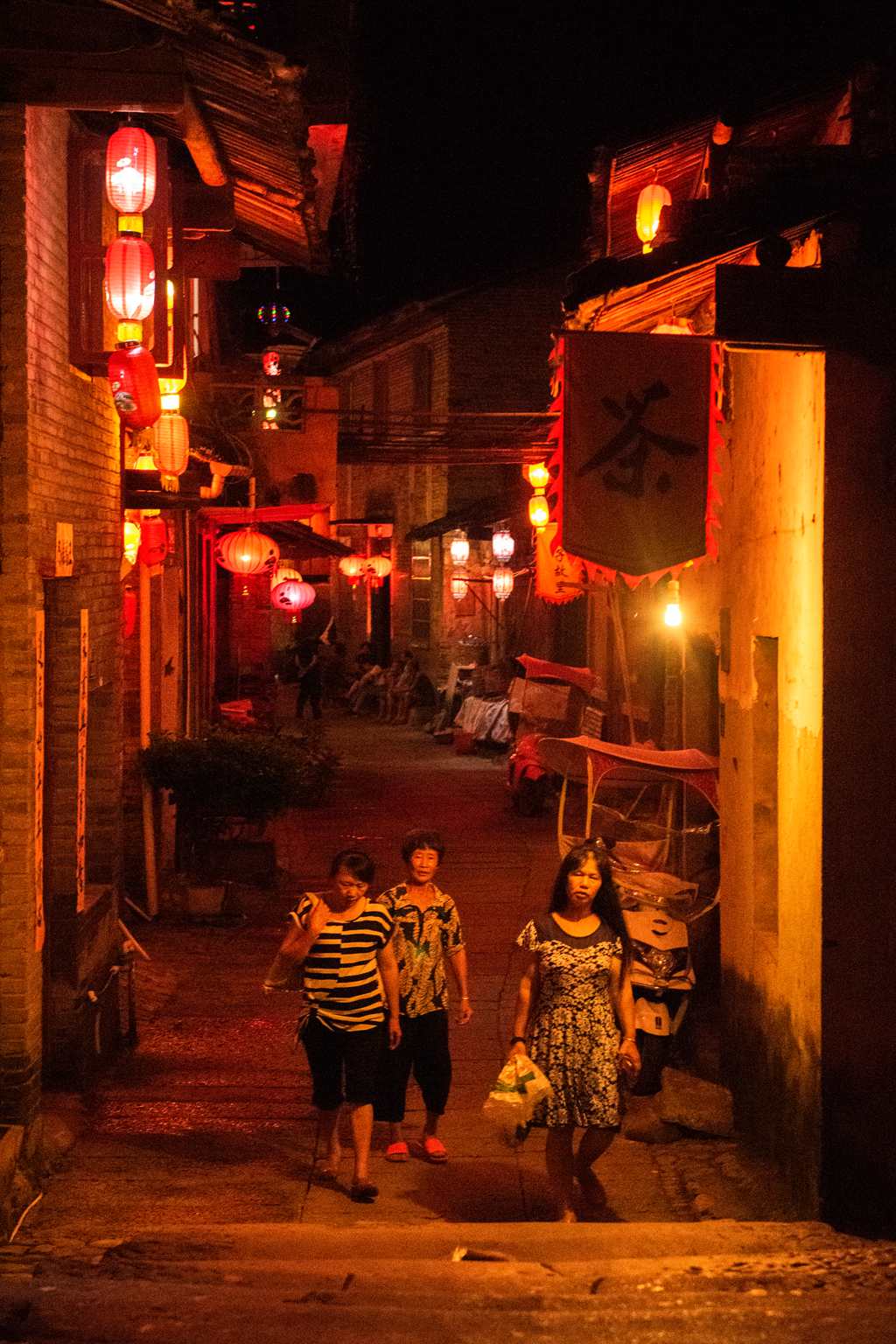 《古街夜色》(组照)