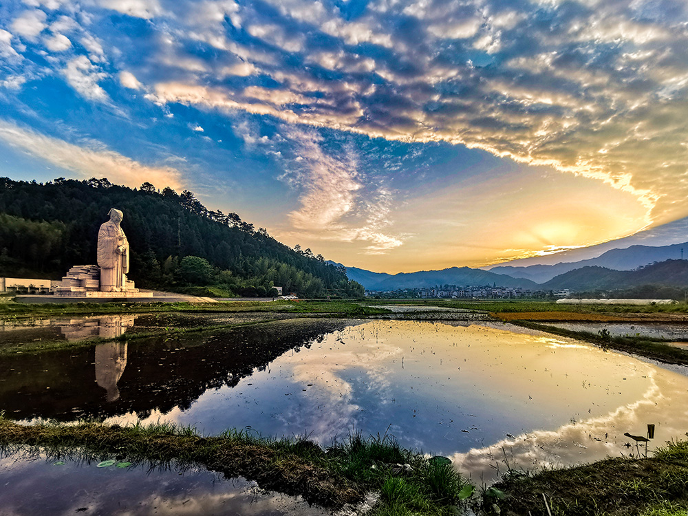 5摄于武夷山五夫镇 五月的五夫吸引许多摄影爱好者,凌晨5点大家聚集在