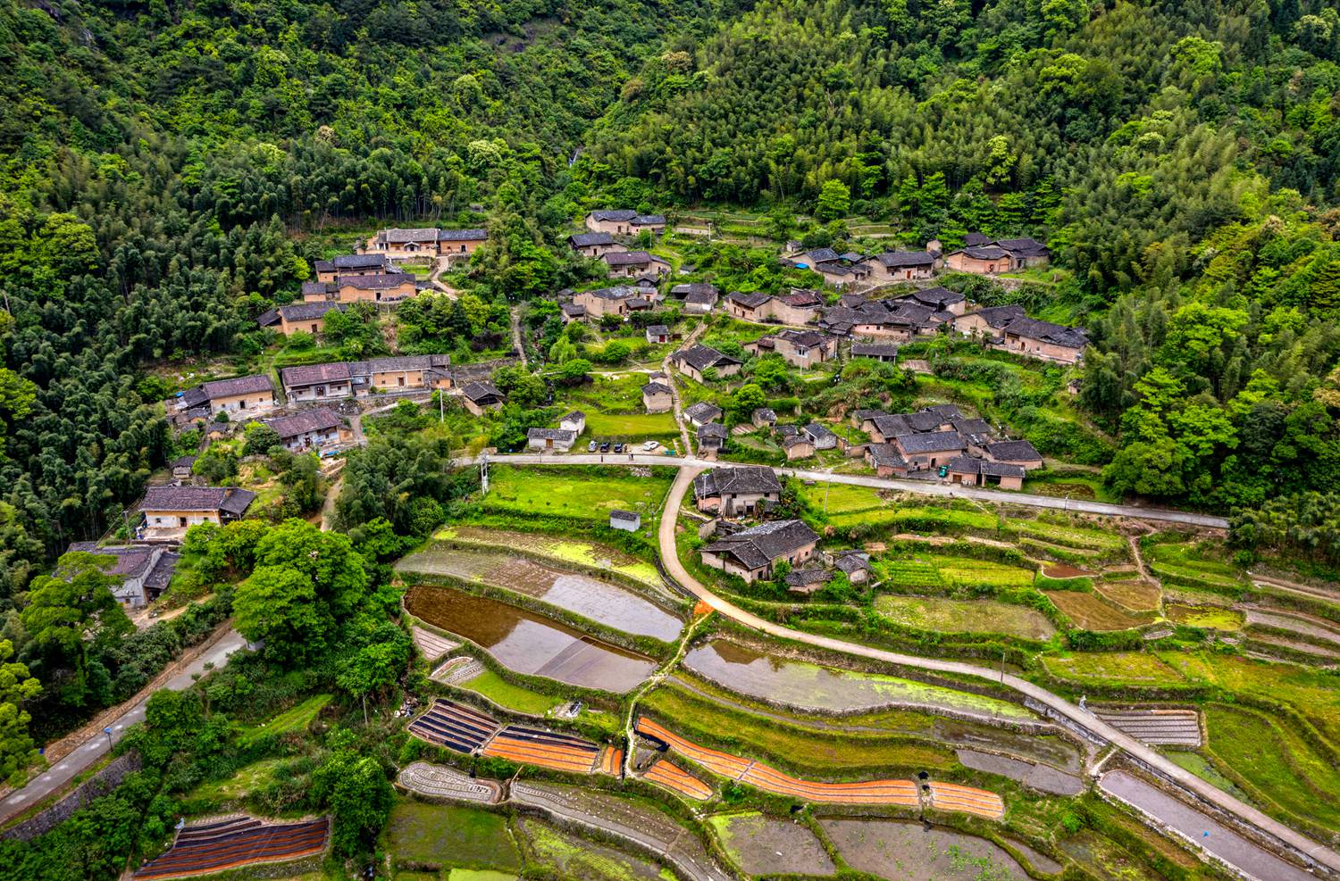 俯瞰山村——2019年5月摄于武夷山五夫镇.jpg