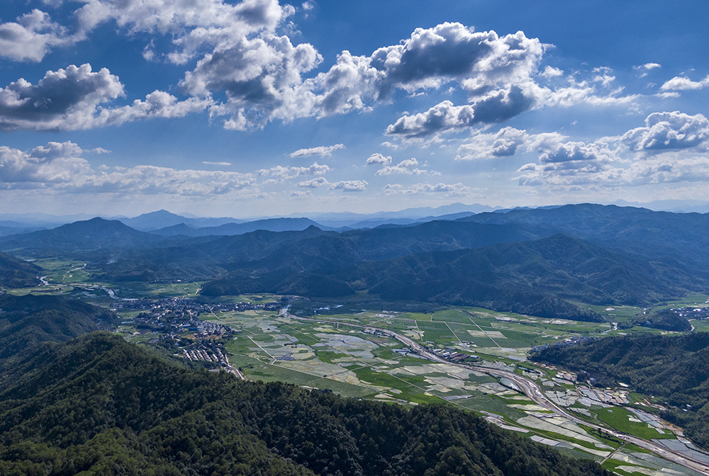 一马平川