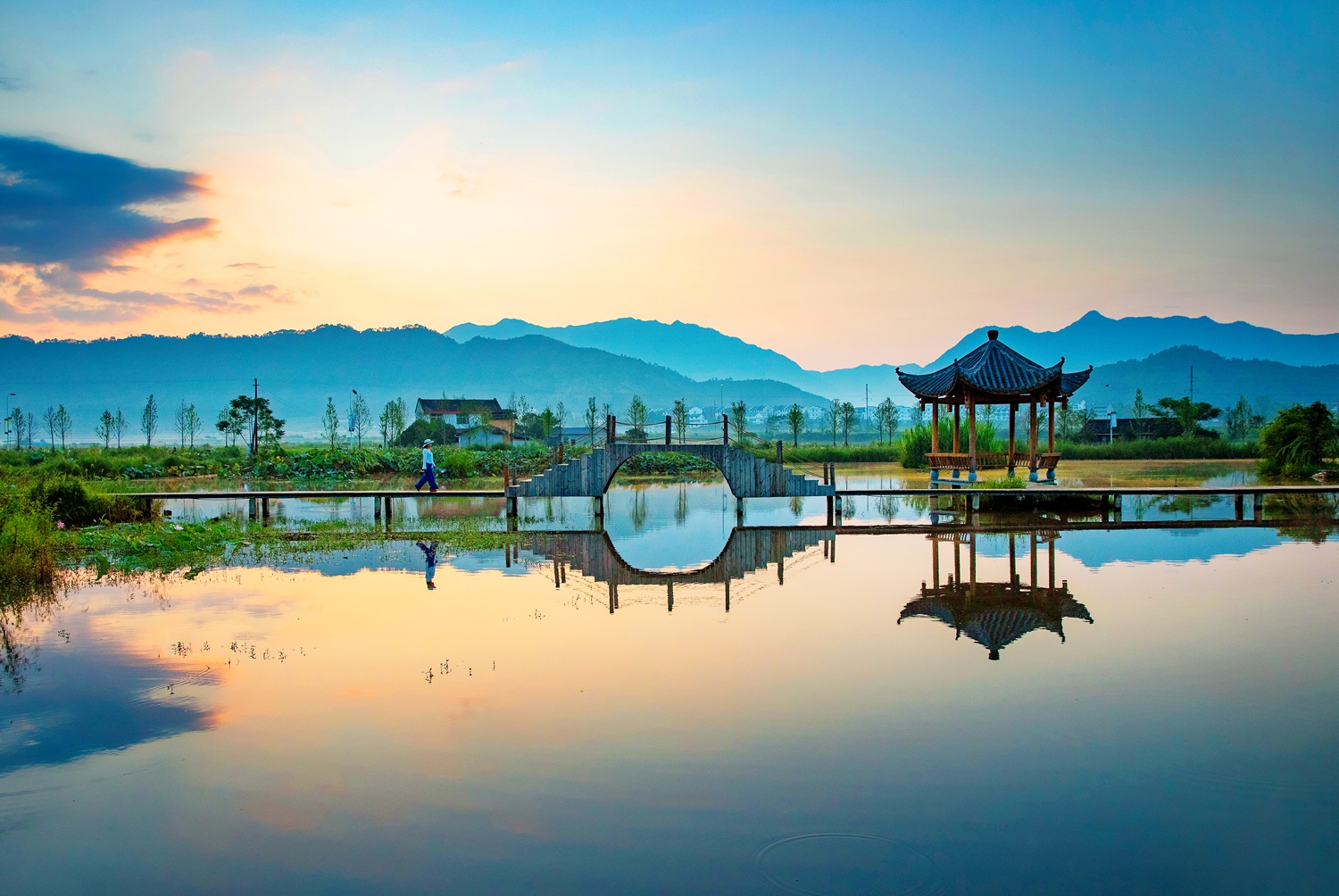 小桥长亭水如镜——2019年9月摄于武夷山五夫镇.jpg