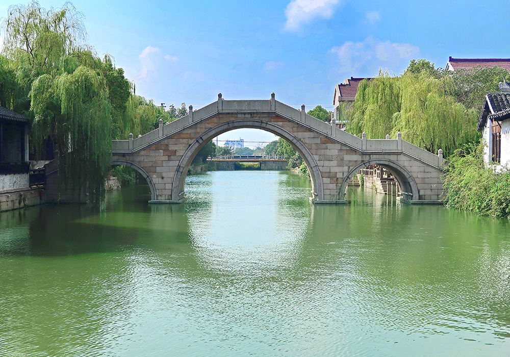 绿水中的桥中桥