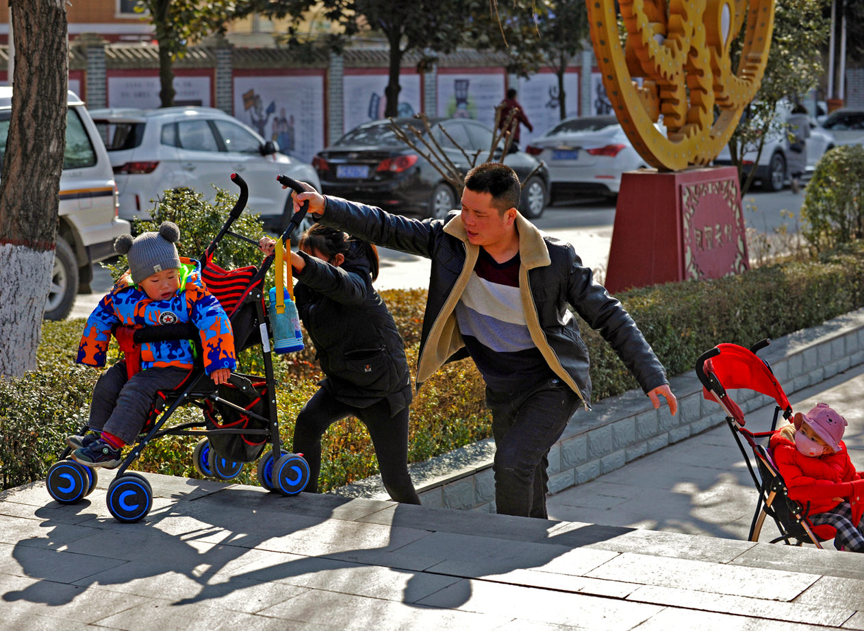 乐于助人-大秦岭的会客厅•凤县全国摄影大展征稿区-大众摄影网 -