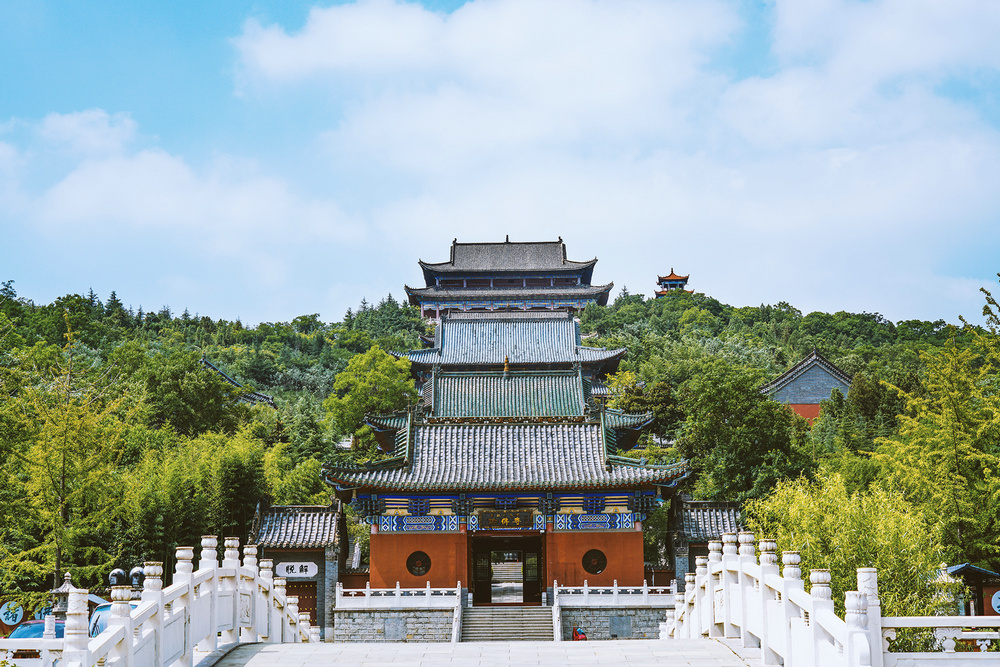 少林寺下院铁佛寺-江苏省徐州市邳州市铁富镇艾山风景名胜区铁佛寺