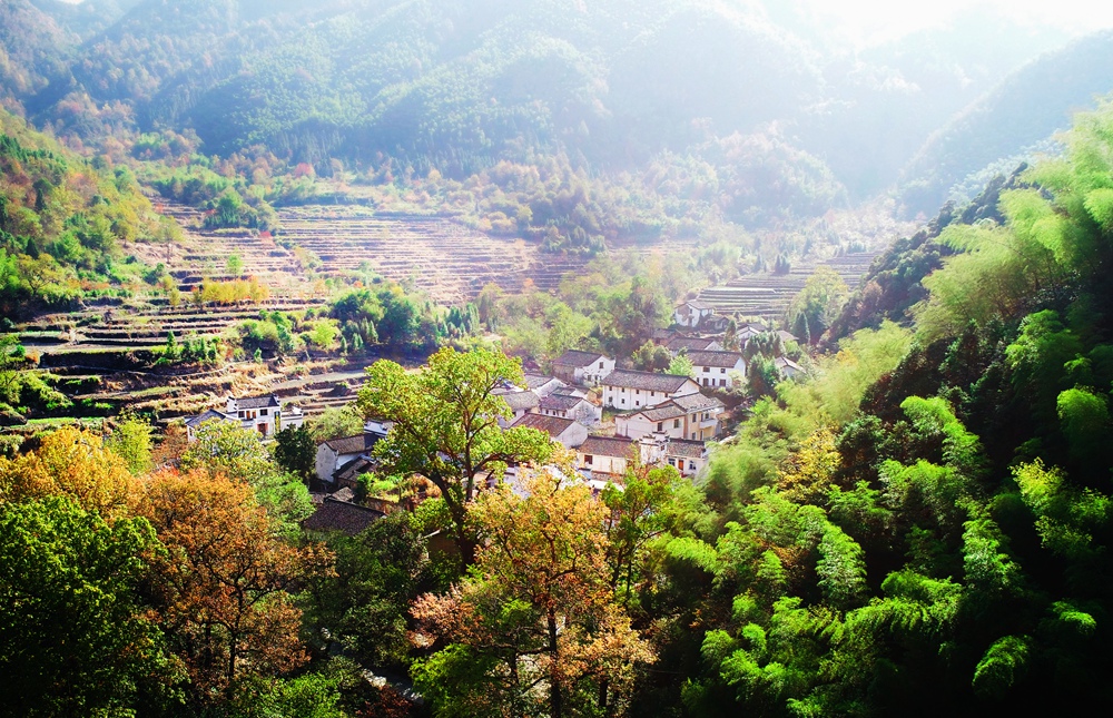 摄于石台白石村