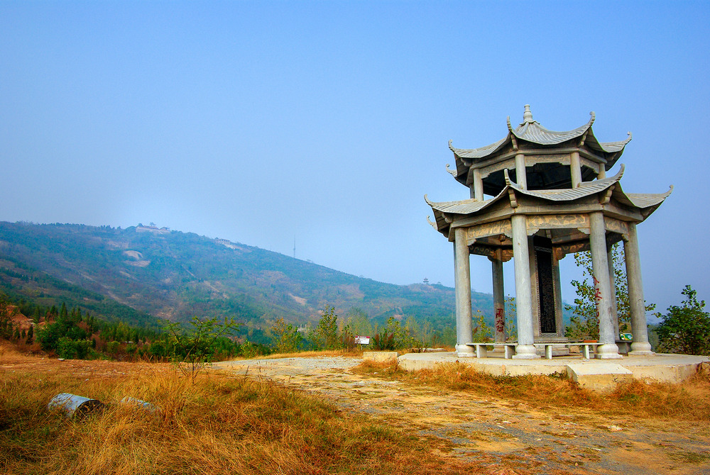 李琼-山亭相望-江苏省徐州市邳州市八路镇岠山景区.jpg