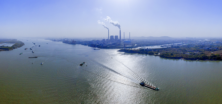 《畅运无阻》2019.11.14.摄于镇江谏壁船闸大运河风光带.