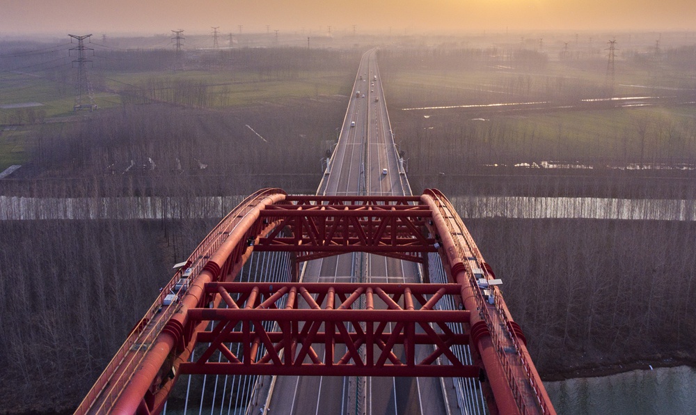 2019年3月摄于邳州运河大桥彩虹桥.