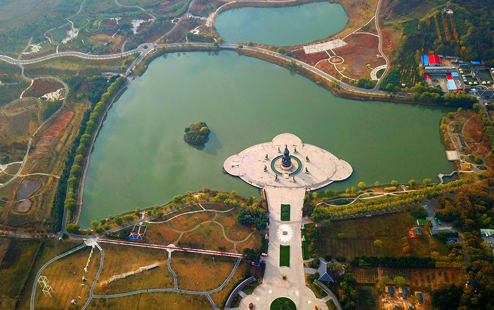 俯瞰金秋如意湖