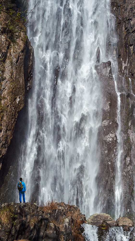 素练悬空-《大众摄影》俱乐部团体会员——福州平一
