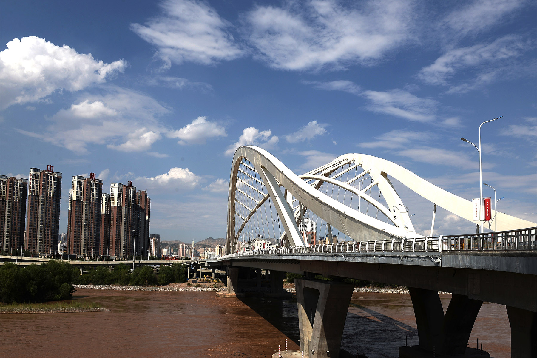 祥云下的深安桥