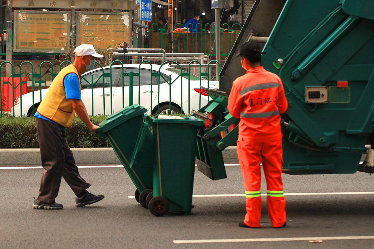 收运垃圾