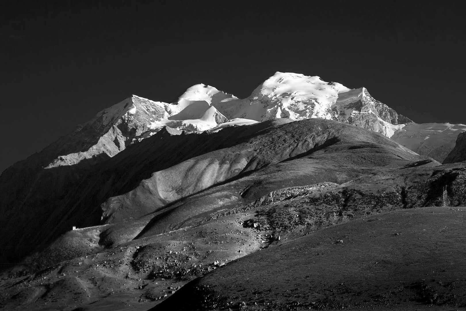 深邃的意思 www.pop-photo.com.cn