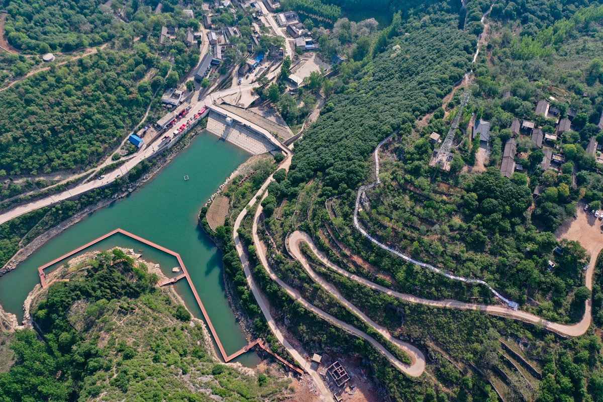 绿水青山就是金山银山:李奇,2020年4月,宝丰县石板河山村旅游全貌.
