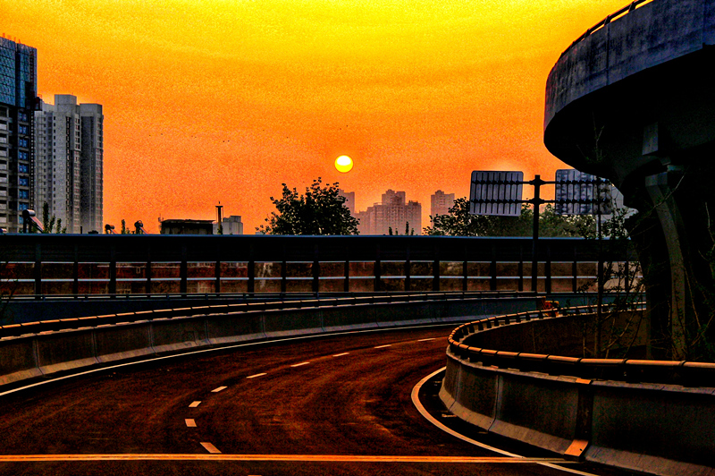 《城市晨曦》郭慧军.摄.