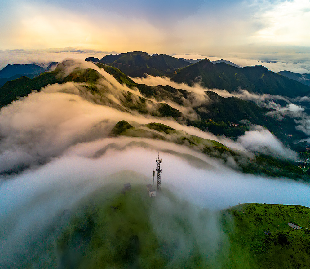 《雾漫云飞嶂》