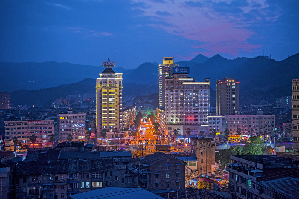 《山城夜景》文成县城2018.2.21.jpg
