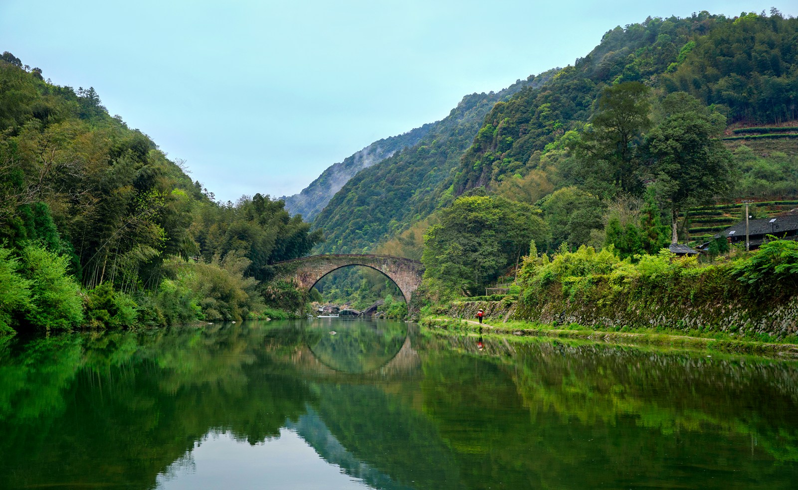 碧水青山——陈金龙 摄 2020年3月摄于宁德柘荣溪口村.jpg